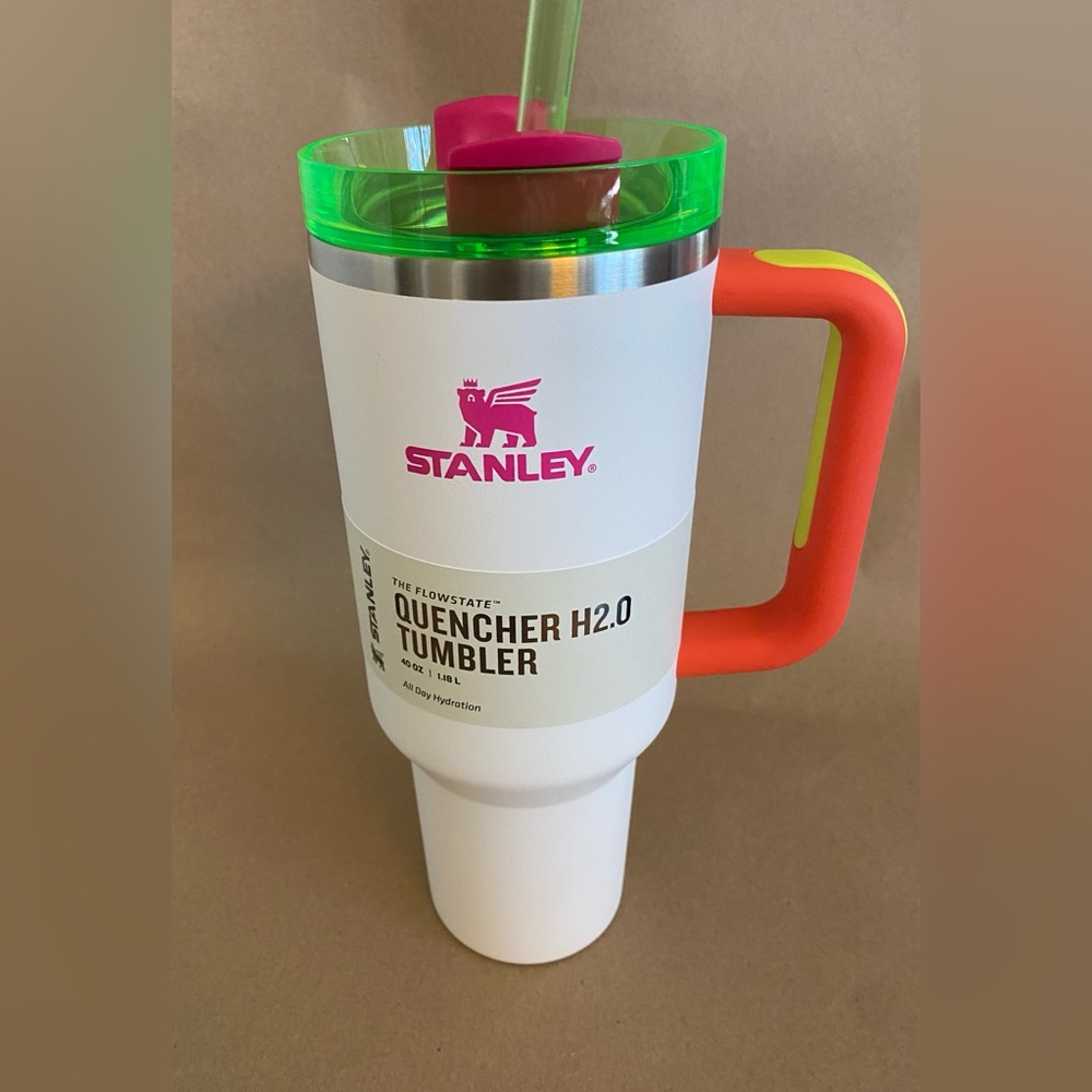 NEW Stanley Flowstate Quencher H2O Tumbler 40 oz white Neon 100% Authentic